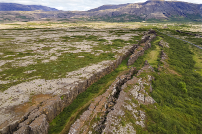 Fissures d'extension de la croûte terrestre (Thingvellir, Islande)